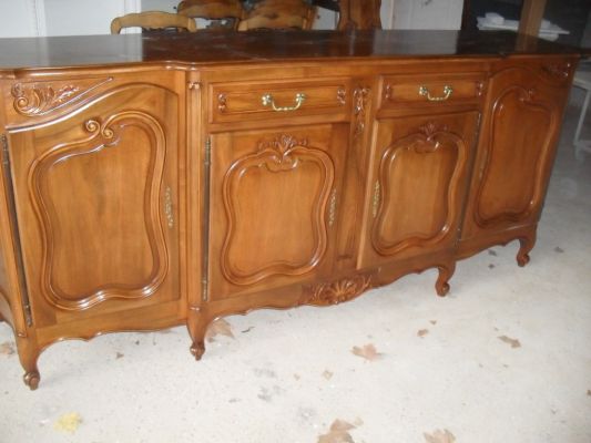 Relookage d'un bahut rustique en noyer à Gap